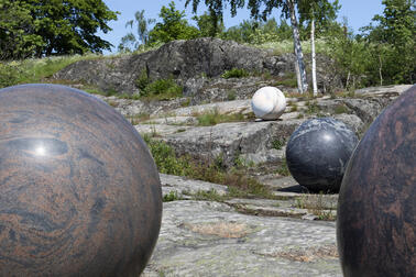 Kuvituskuva, jossa Helsinki Biennaalissa esillä ollut taideteos.